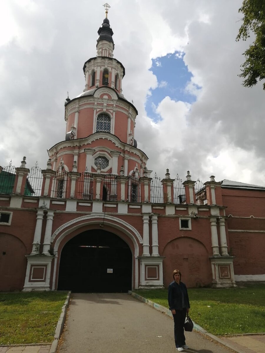 Монастырь на Донской улице в Москве