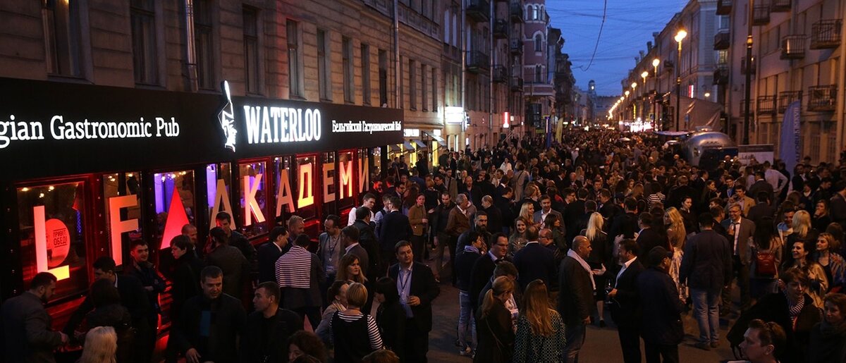 Рубенштейна ночью (все фото из поиска Яндекса)