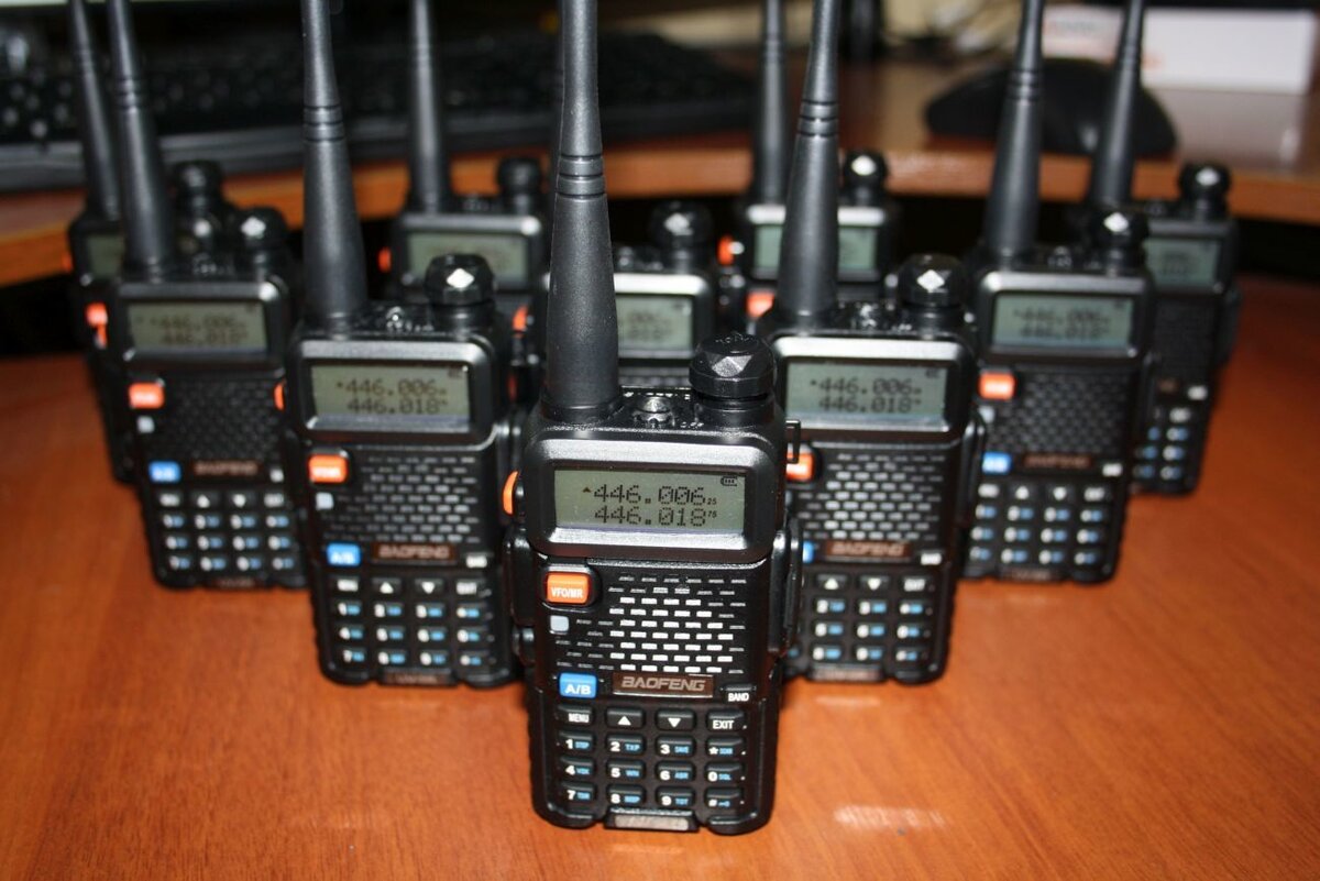 Uv 5r прошивка. Прошивка baofeng. Частоты рации баофенг 888s. Настройка рации baofeng. Baofeng uv-5r желтая.