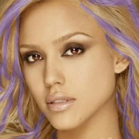 В жизни каждой женщины есть место экспериментам с цветом волос. Но дело в том, что эти эксперименты могут быть как удачными, так и провальными. Чтобы не выглядеть нелепо и не портить сильно свою шевелюру, необходимо знать, как подобрать краску для волос.
Чтобы правильно подобрать цвет краски для волос, необходимо определить ваш цветотип кожи, волос и глаз.
Ваш цветотип – весна, если вы имеете светлые глаза, нежную, цвета слоновой кости кожу и ваш натуральный цвет волос блонд. Вам идут золотисто-медовые, ореховые, золотисто-рыжие и янтарные оттенки. Очень красиво смотрится мелирование золотистой краской на волосах женщин этого цветотипа.
