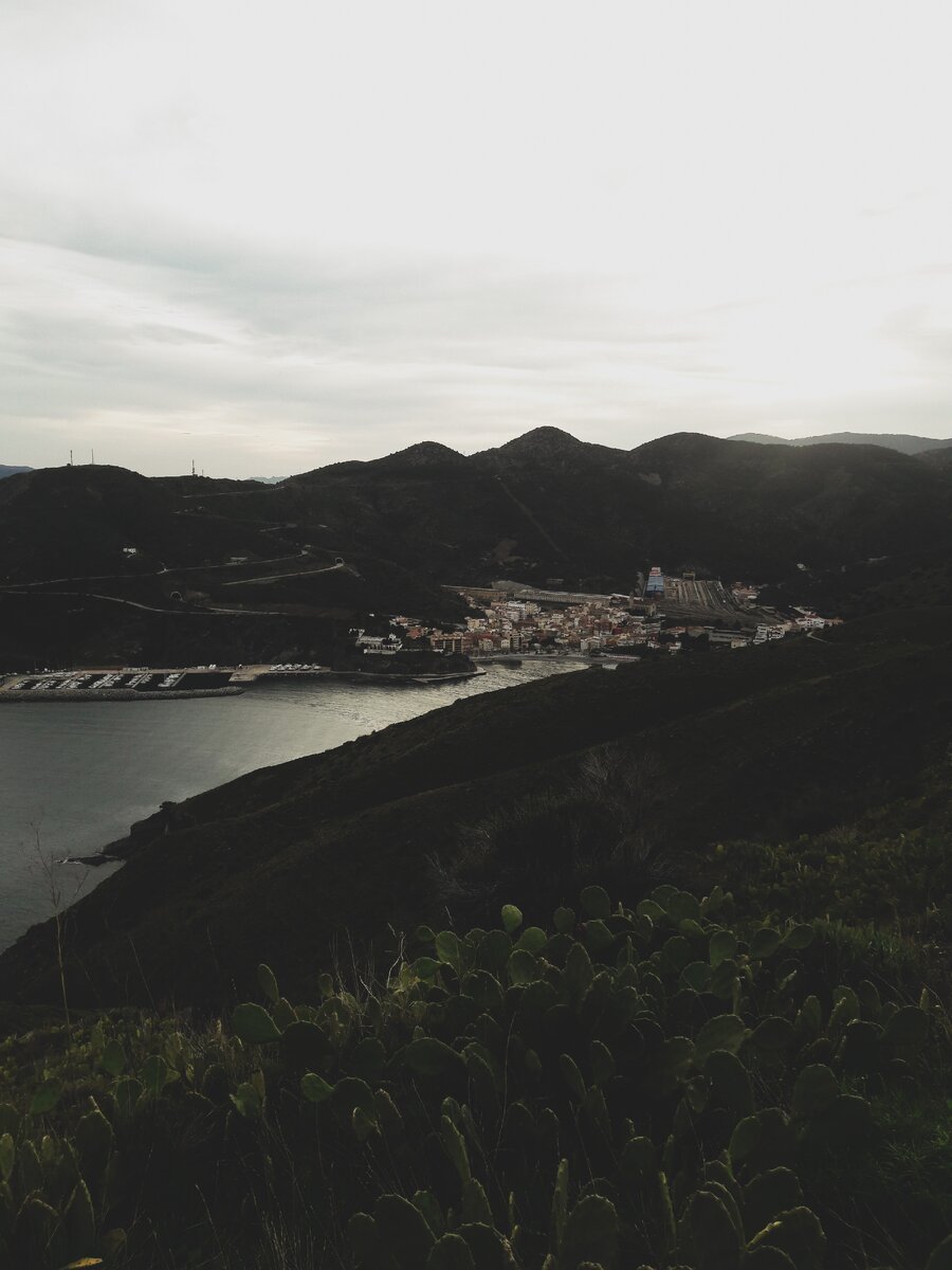 "Portbou"