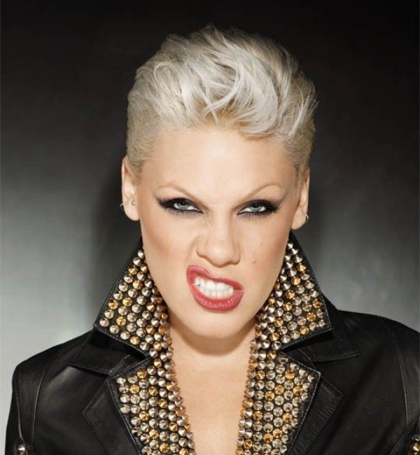 Alecia beth moore. Певица группы пинк. P nk 2021. Пинк певица 2000. P!nk.