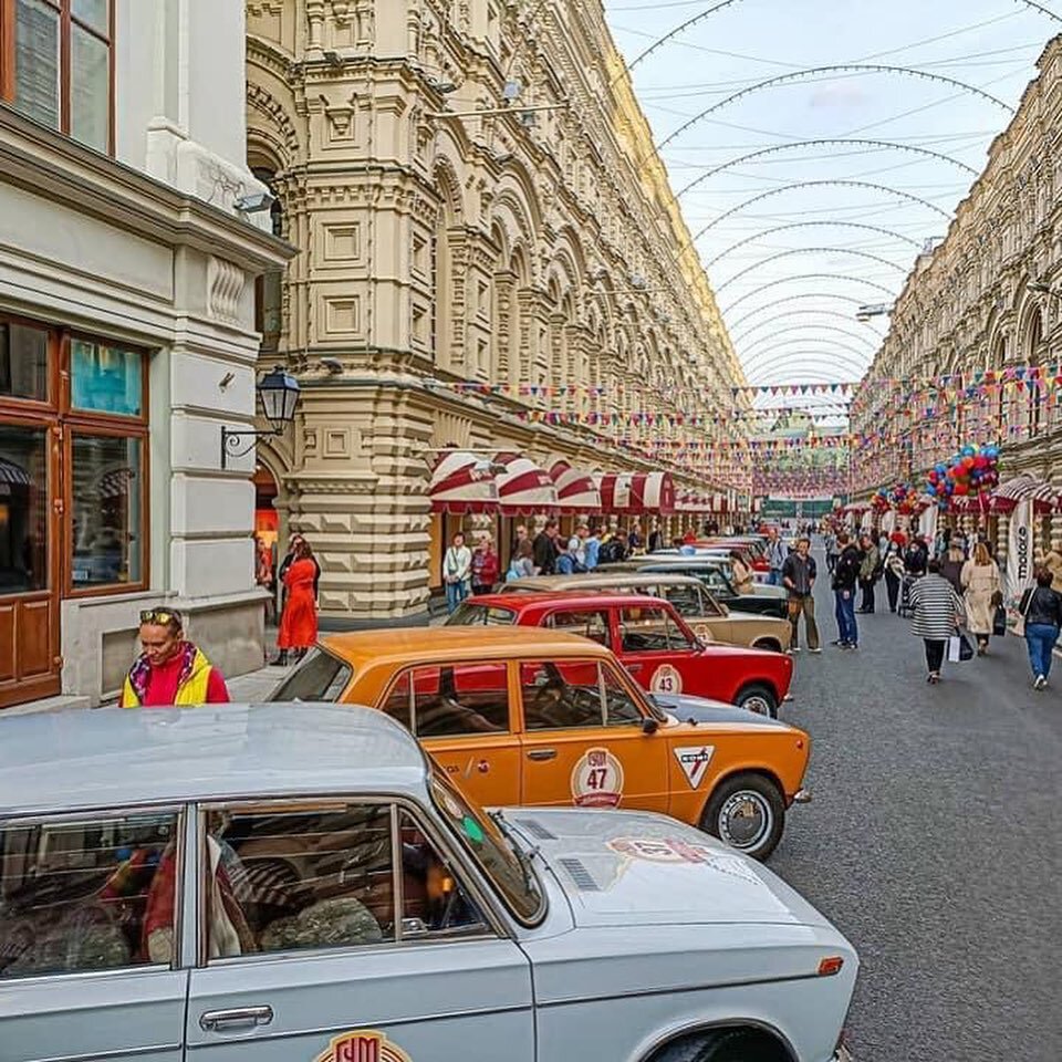 "Копейка" на красной площади. РаллиГУМ 2020. Фото взято @yanina_nezvankina