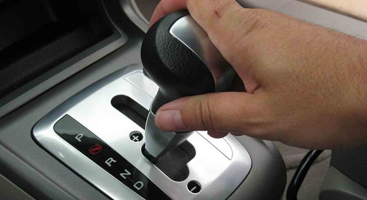 Перевести акпп в нейтраль. Переключатель скоростей автомат. Tiptronic 610s. Нейтраль на автомате. Коробка передач автомат на руле