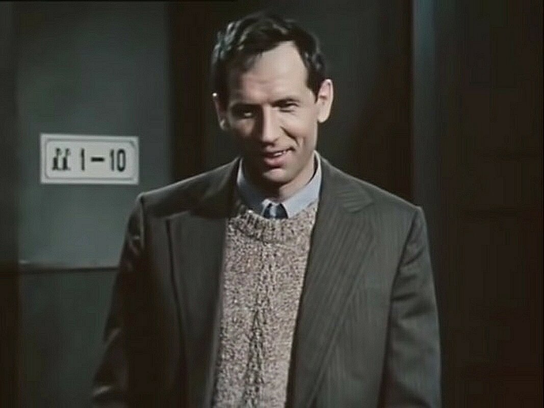 Чижегова играет Геннадий Фролов. Вначале Чижегов производит впечатление очень положительного мужчины. Такого надежного, уверенного и сильного.