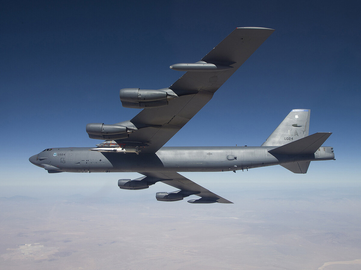 В-52Н. Источник: https://www.goodfon.ru/download/boeing-b-52-stratofortress/1600x1200/