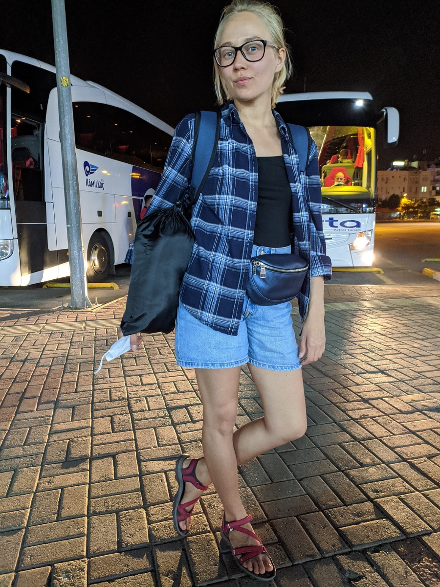 В ожидании ночного рейса до Герёме.