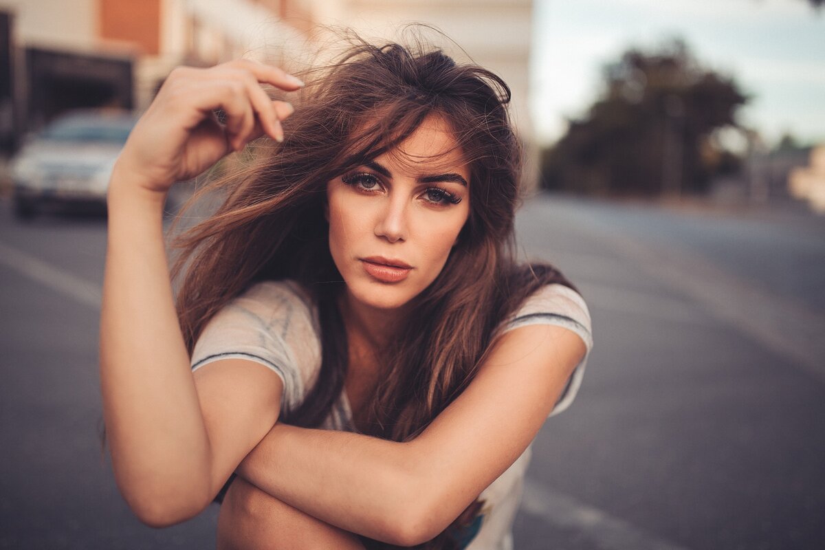 Источник: https://get.wallhere.com/photo/face-women-model-portrait-depth-of-field-long-hair-brunette-photography-fashion-hair-emotion-Person-skin-supermodel-girl-beauty-smile-woman-lady-photograph-hairstyle-portrait-photography-photo-shoot-brown-hair-art-model-facial-expression-abdomen-human-body-25967.jpg