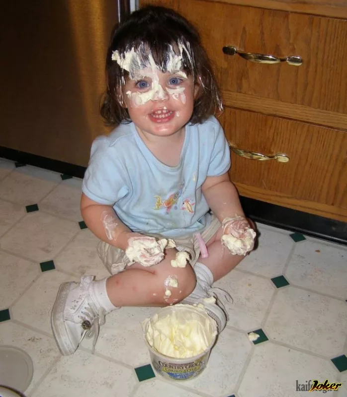 пчелки из киндеров. забавная проделка. детские шалости. смешная проделка 7 букв.