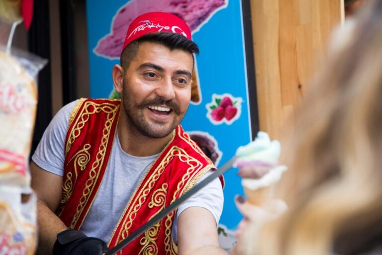 Мороженое в стамбуле дондурма. Онур яман. Чаглар эртугрул фазилет. Турки бахтиер. Чаглар эртугрул стрижка.