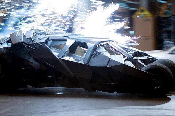Машина Бэтмена. Кадр из фильма.
