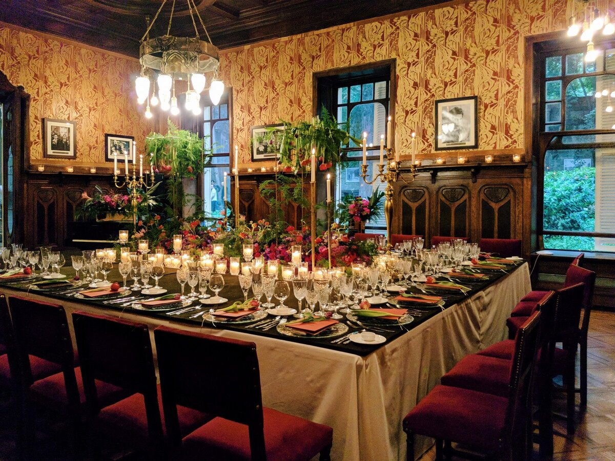 Сейчас тут проходят избранные мероприятия...посмотрите клип выше - вы увидите ее  в подробностях.