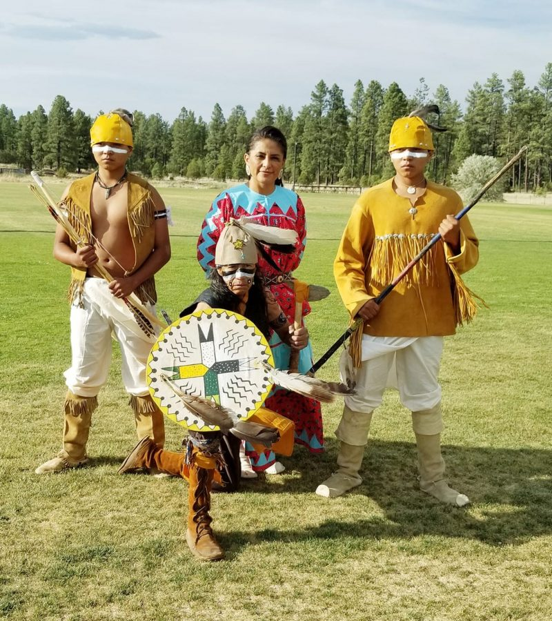 Open native. Апачи потомки. Апачи современные. Индейцы атабасков. Апачи фото