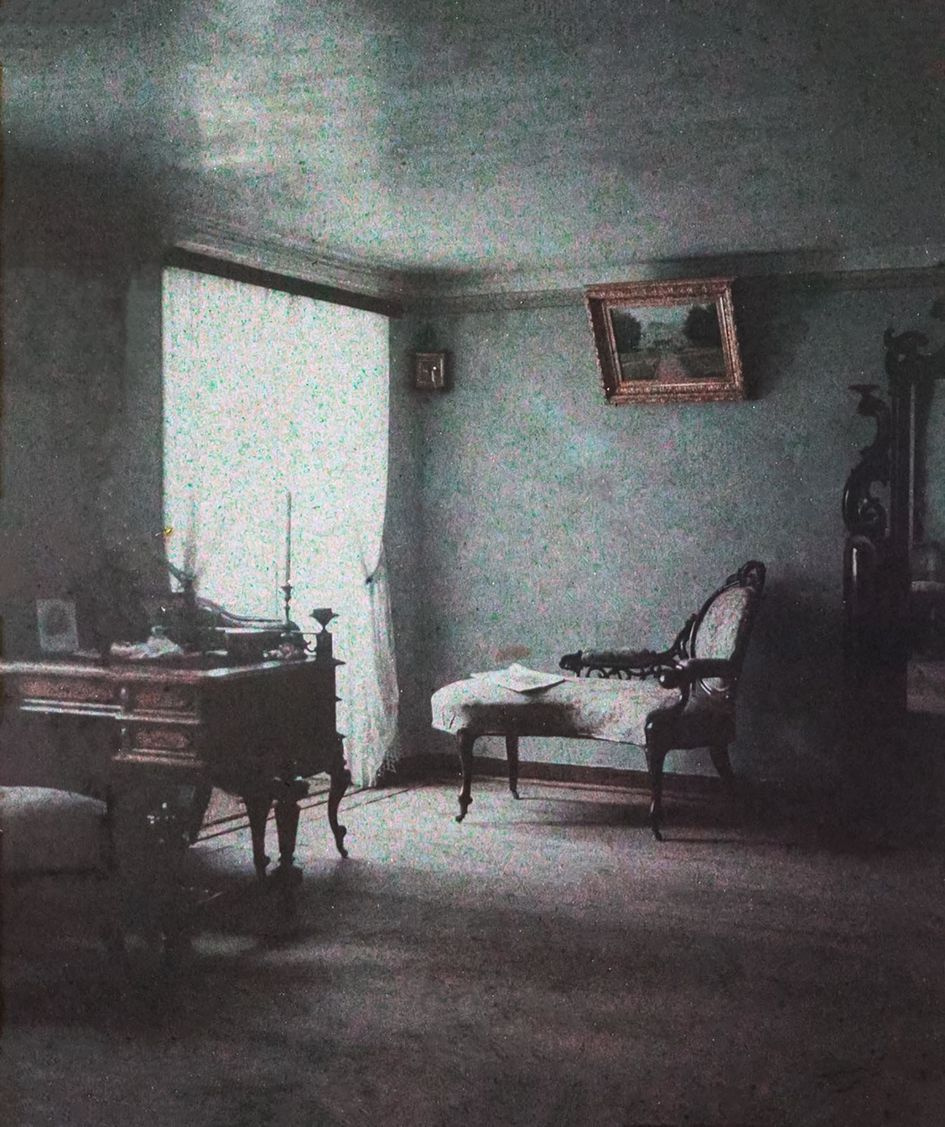 Интерьер одной из комнат квартир в доходном доме страхового общества «Россия» на Сретенском бульваре (Фото: mos.ru)