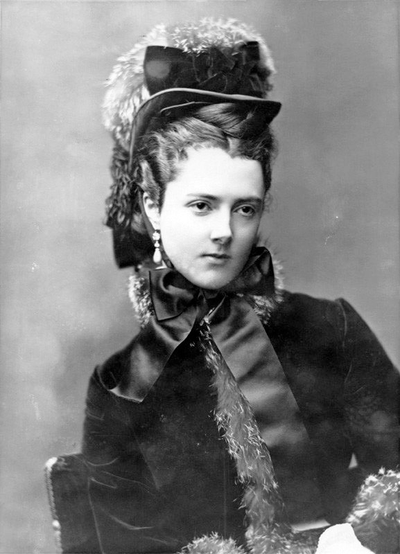 фото Джорджианы, сестры Гарриет - утверждали, что они похожи как две капли воды