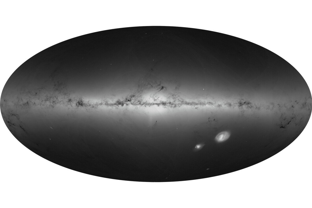 Для создания этой карты всего неба были использованы данные более чем 1,8 миллиарда звезд.