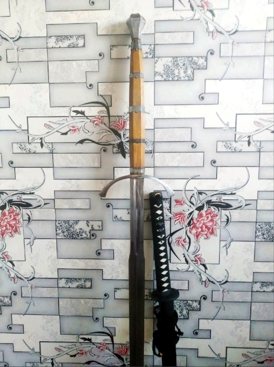 Моему "датчанину" она не дотягивает даже до эфеса