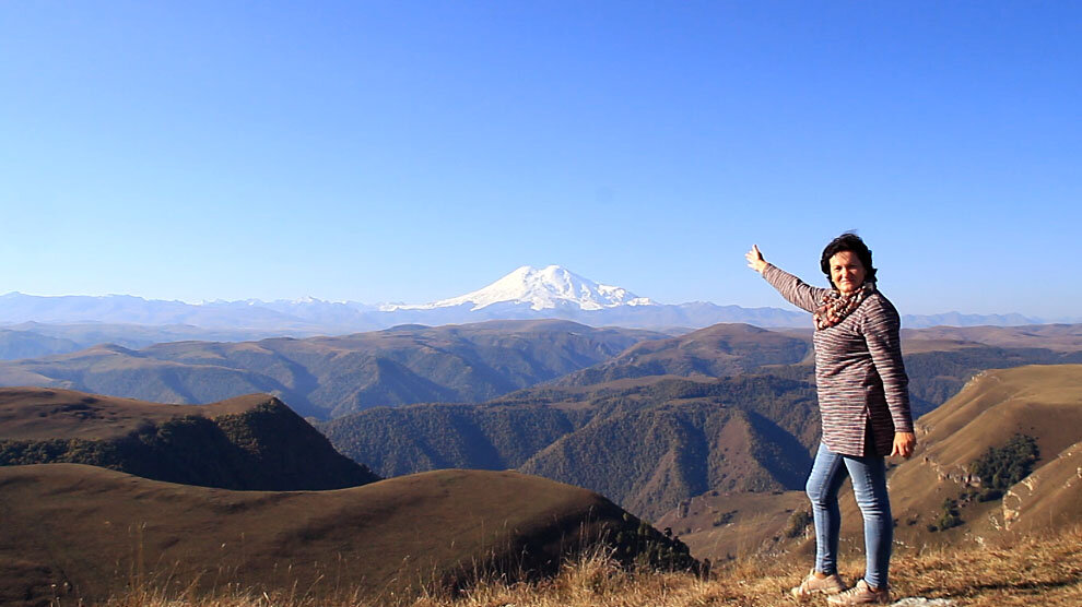 В горах Кавказа, вид на Эльбрус