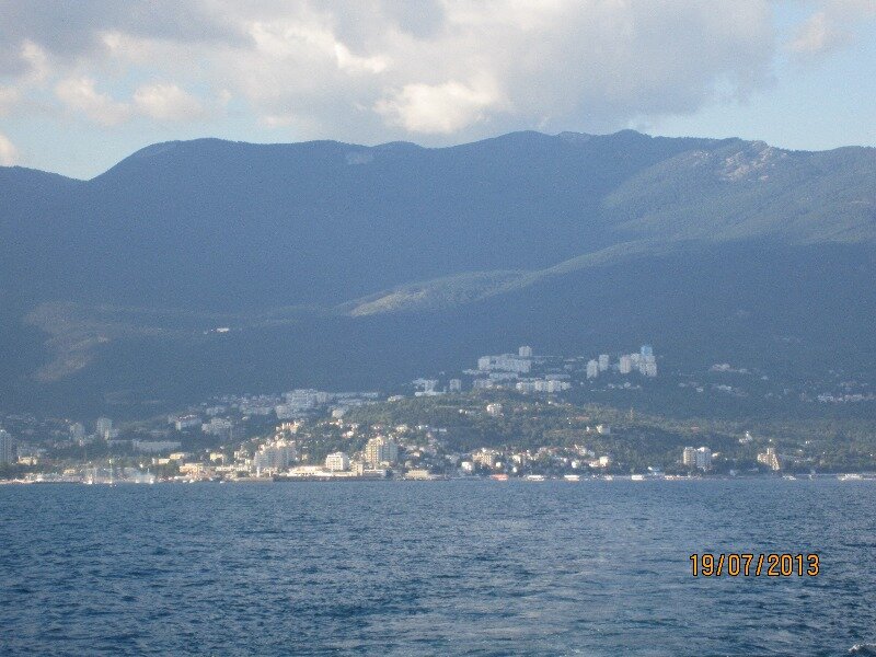 вид на Ялту с моря