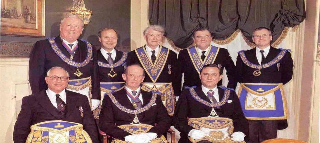 Я к ним ОЧЕНЬ хочу - не принимают! Заразы! )))))))