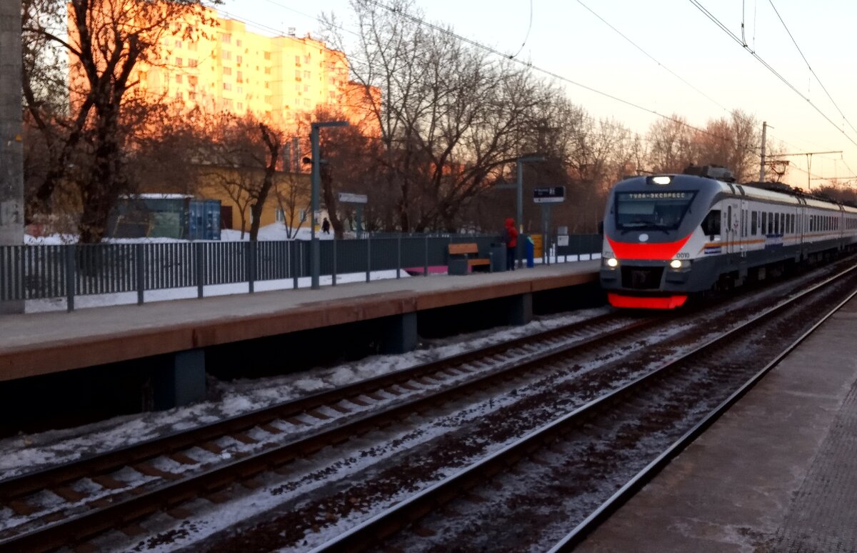 Тула экспресс замедляет ход: Курский вокзал - это не так ужи далеко от Калтников.
