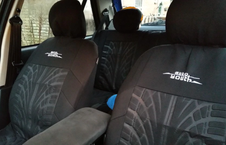 Чехлы на автомобильные сиденья