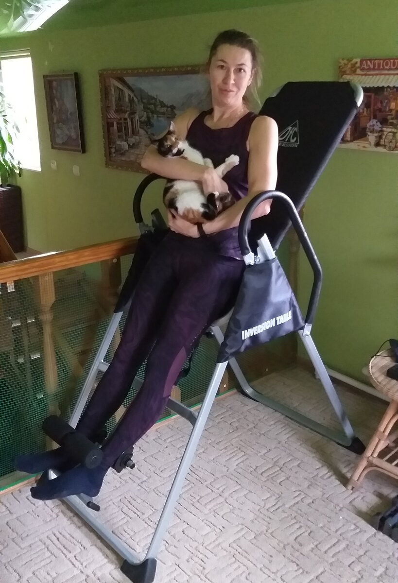 Матильда, естественно пробует в первых рядах.