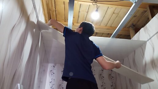 Как разобрать потолок из пластиковых панелей