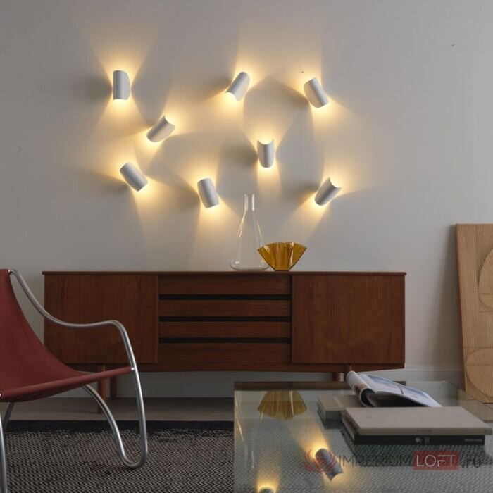 Освещение на стене