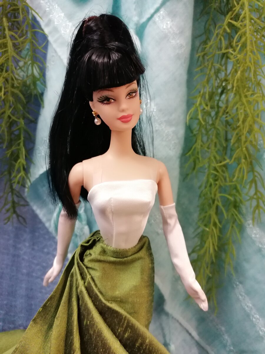 Очень интересный крой платья. (фото автора)