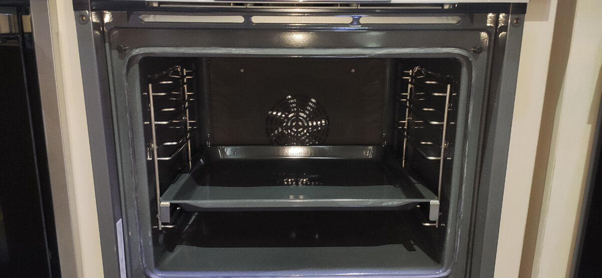 Пластина на задней стенки.