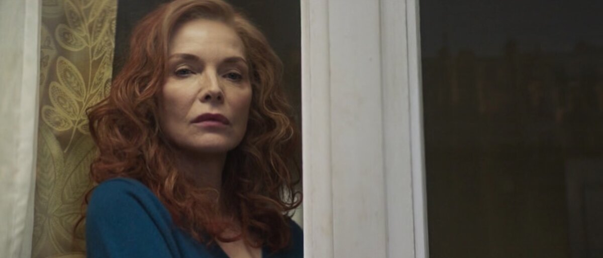 Виниловая пластинка нервы. Мишель пфайффер кадры из фильмов 2020. Tv girl исполнитель. French exit tv girl. French exit tv girl.