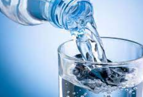 вода в бутылке 