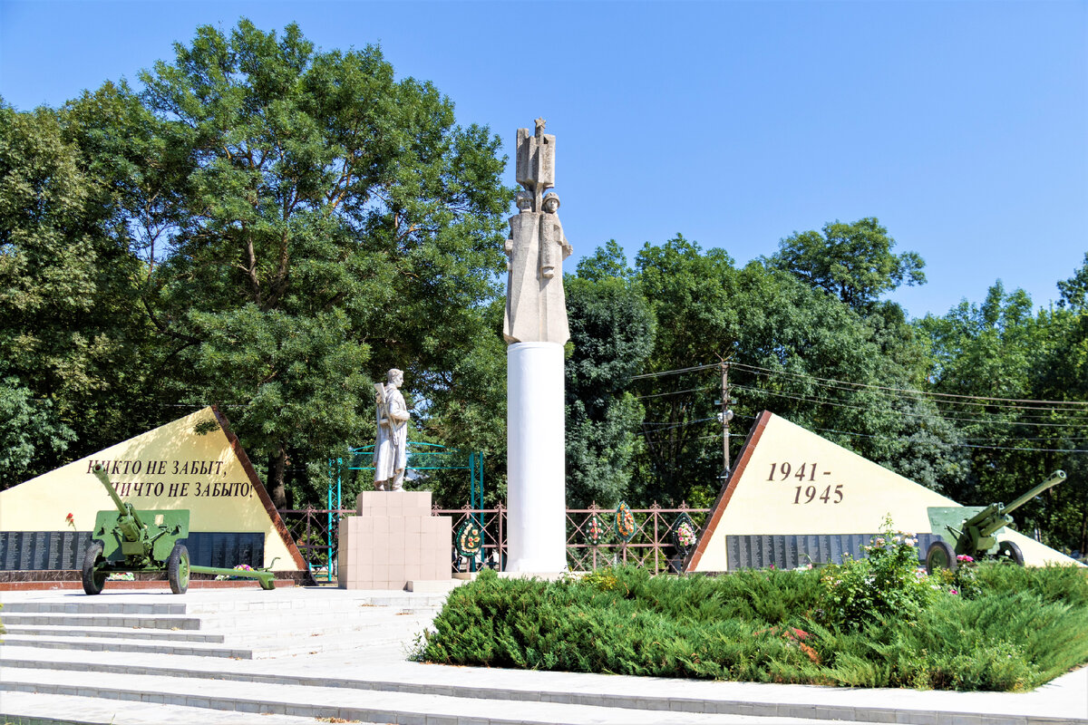 новодмитриевская церковь северский район. станица новодмитриевская краснодарского края братская могила. станица новодмитриевская краснодарского края. станица новодмитровская в краснодарском крае. станица новодмитриевская северский район.