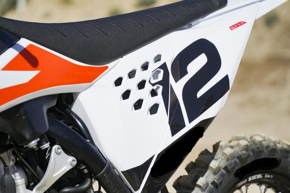НОВЫЙ ПЛАСТИК В ВЕНТИЛЯЦИЕЙ KTM 250 SX-F 2020