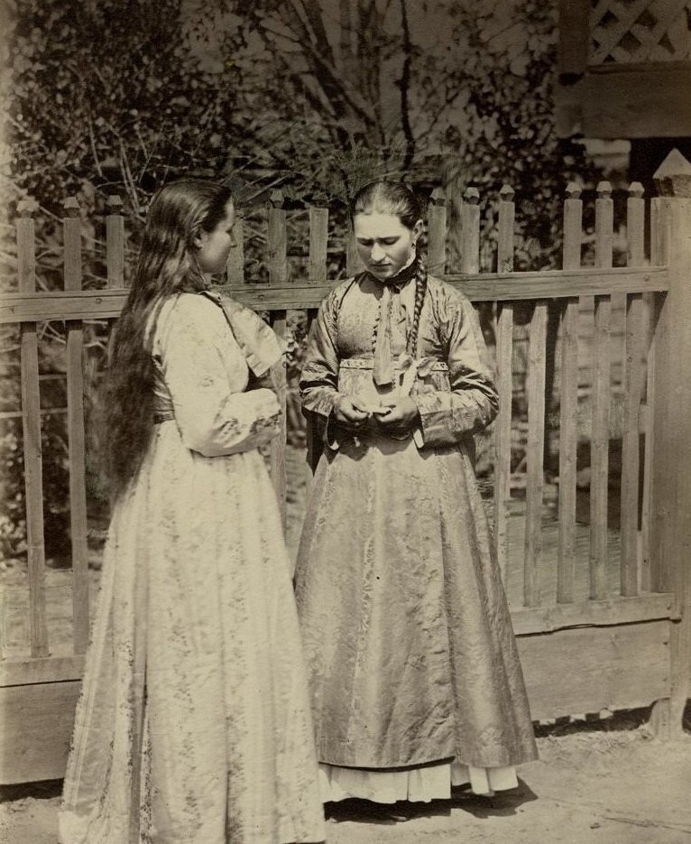 Казачки в кубелеках. Донской альбом Ивана Болдырева