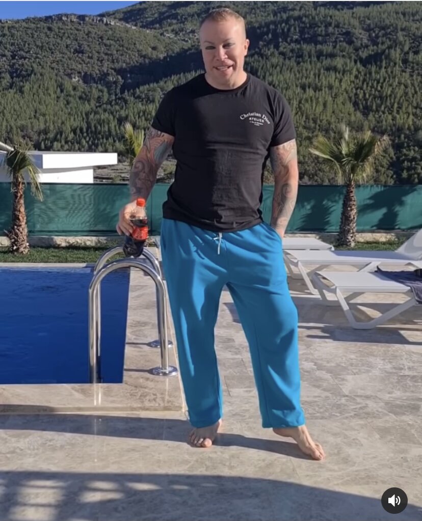 Шпак на своей вилле