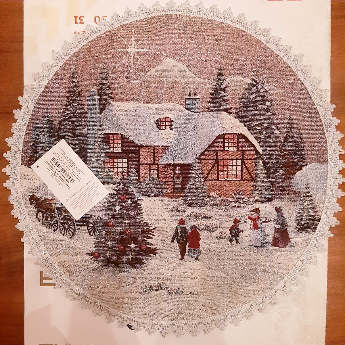 Здесь не видно, она еще с серебряными искорками, гораздо красивее, чем на фото!