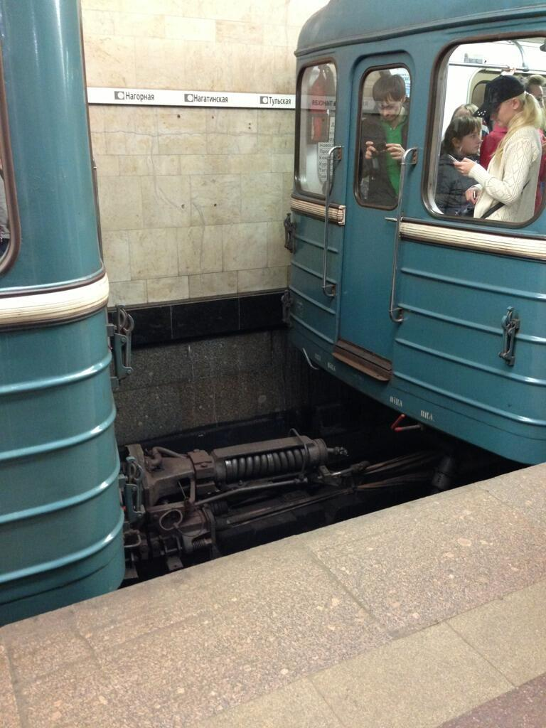 Почему метро останавливаться