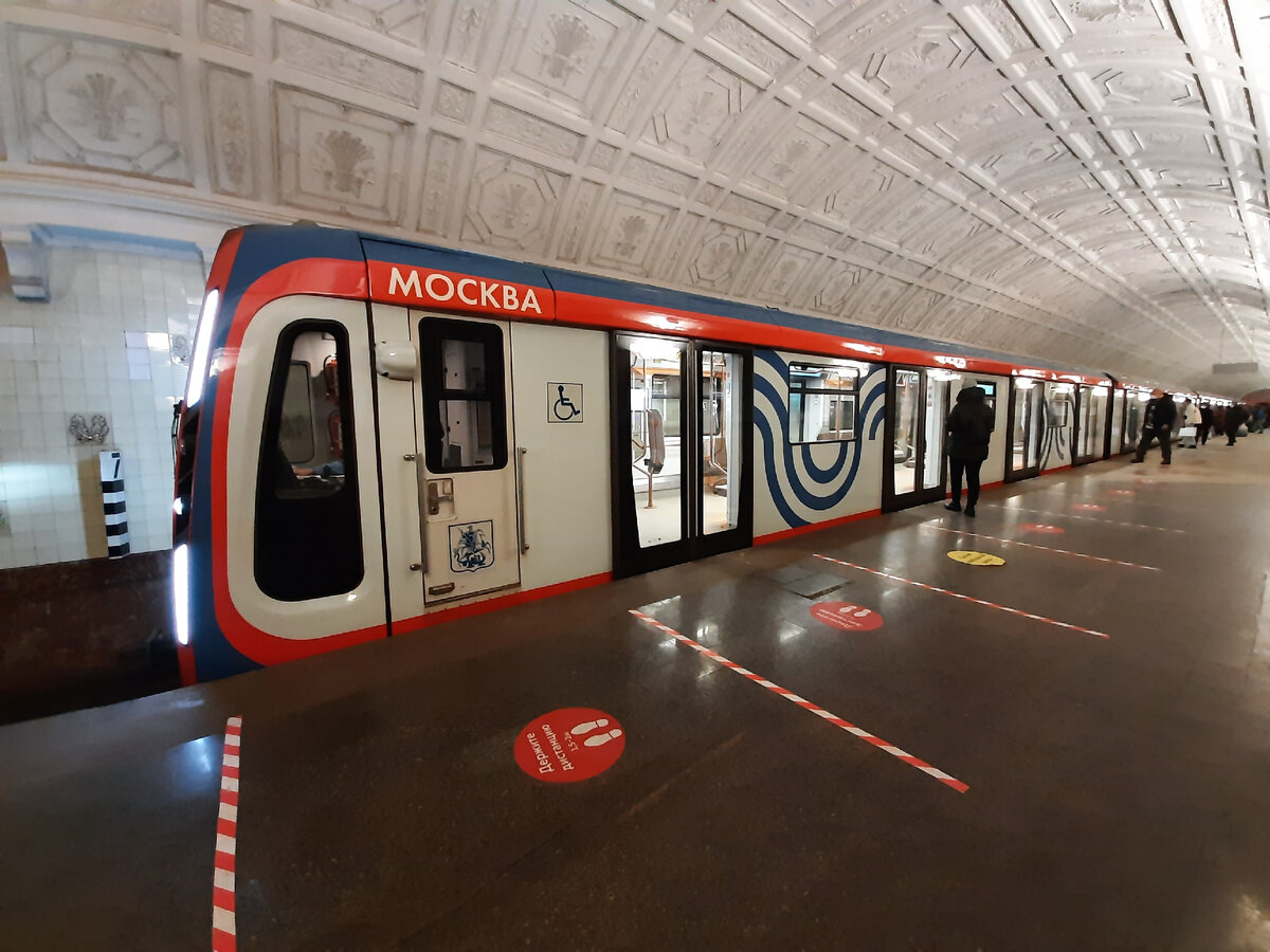 поезд метро москва 2020 в белой окраске