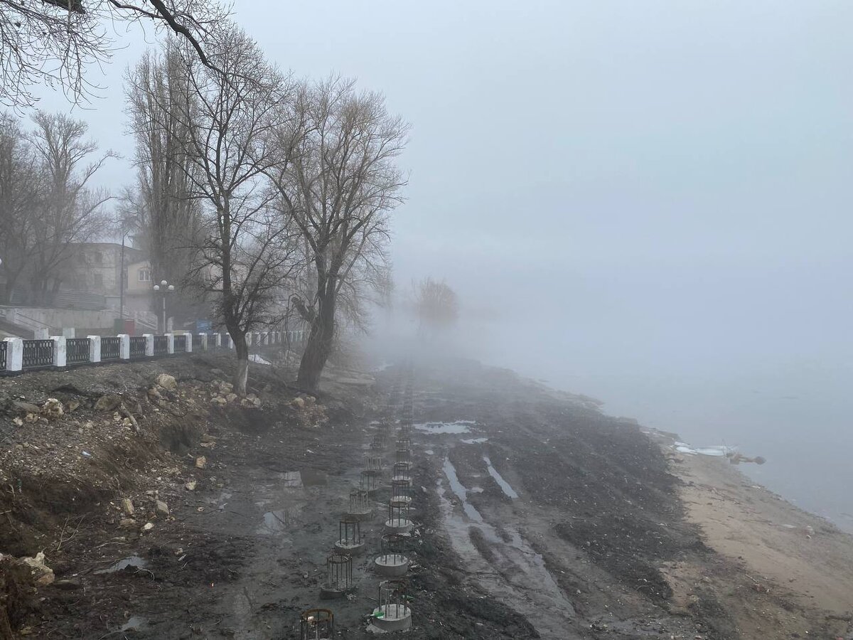 Вольск ру. Последняя Волга. Саратов до разлива Волги. Берег Волги 56. Саратов в апреле.