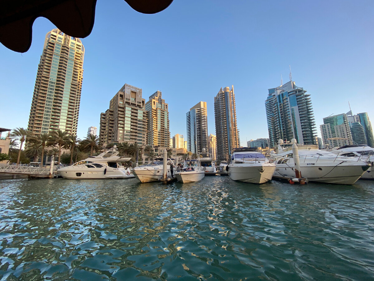 Вид на Марину с лодочки