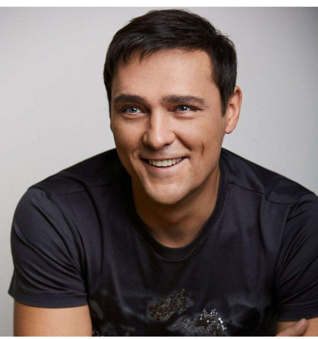 Настоящий артист...Очень жаль ( фото из открытых источников