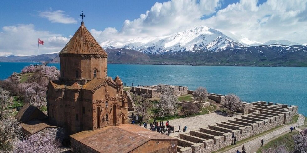 Политолог Саркис Цатурян: В Армении человечество трижды обрело новую жизнь