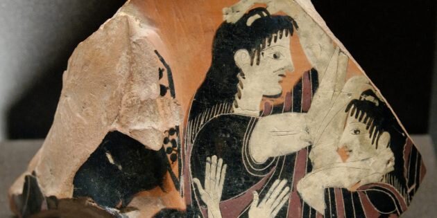 Плакальщица на осколке греческой керамики из Аттики. Изображение: Wikimedia Commons📷
