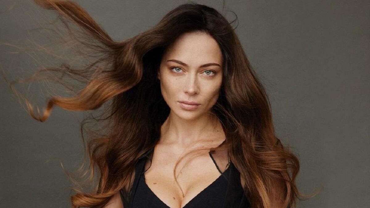    Настасья Самбурская:instagram.com/samburskaya