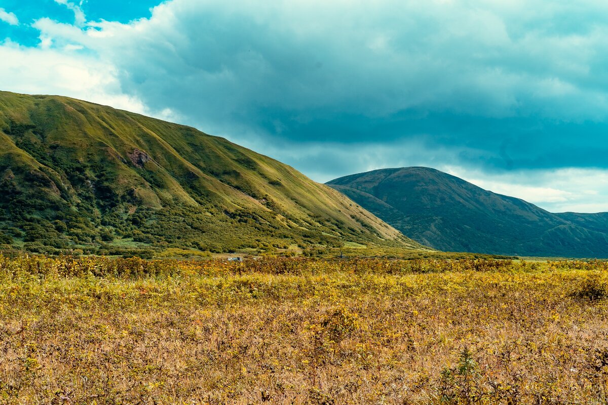 Танковые башни и аэродром в самом узком месте острова Итуруп. Что ...