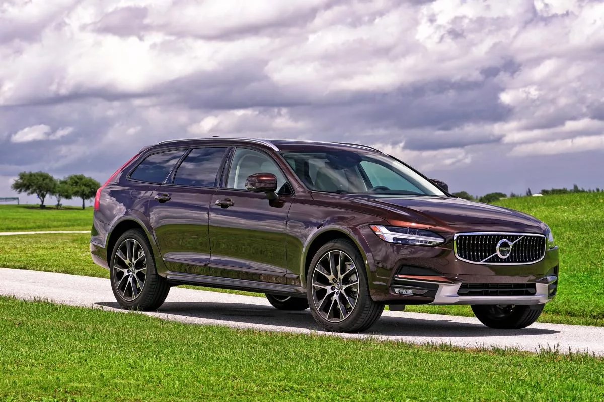 Country v. Вольво v90 Cross Country. Volvo v90 Cross. Volvo xc90 Cross Country. Volvo v90 Cross Country 2022.