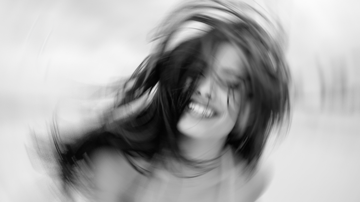 Девушки улыбаются - тем, кто их привлекают