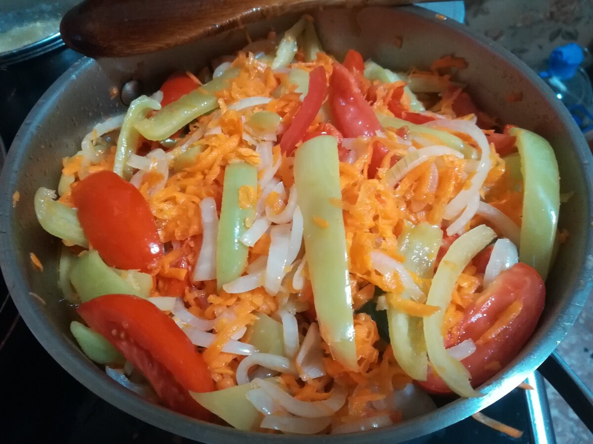 Рецепт парамонихи с кабачками. Парамониха. Салат Парамониха. Салат Парамониха на зиму классический. Салат Парамониха с кабачками